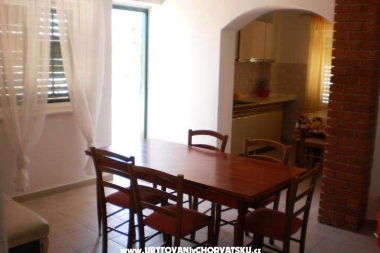 Apartmaji Dani – foto 10