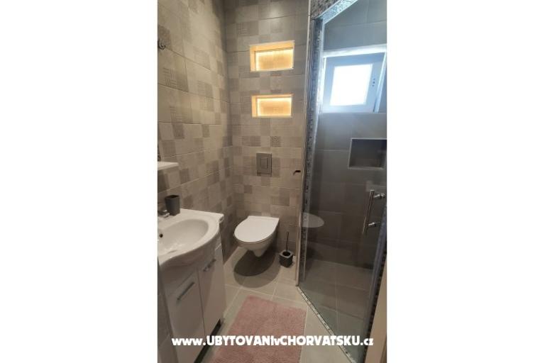 Apartma z bazenom and jacuzzi – foto 13