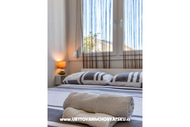 Apartma z bazenom and jacuzzi – foto 25