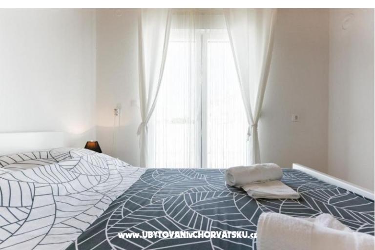 Apartma z bazenom and jacuzzi – foto 28