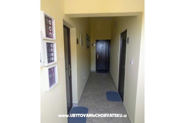 Apartmaji Bosi i Goli – foto 11