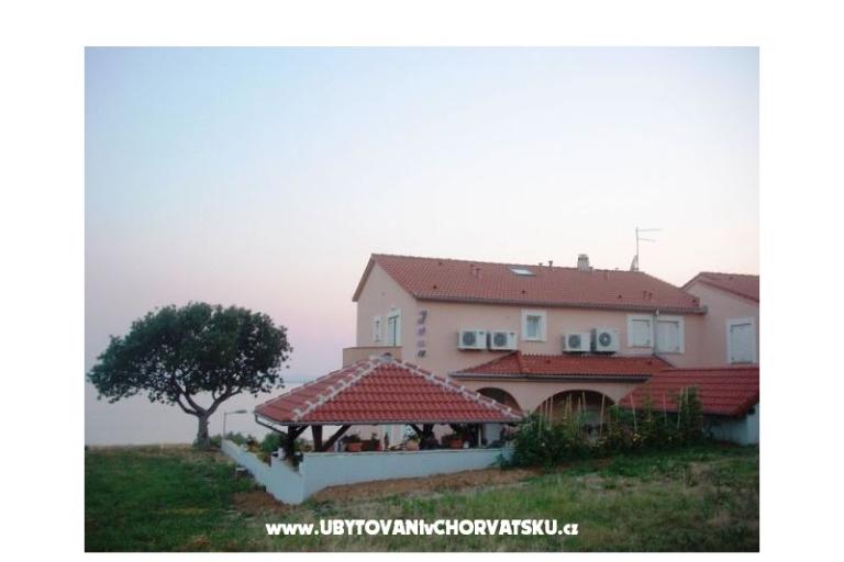 Apartmaji Ivan i Zeljka Pakostane – foto 15
