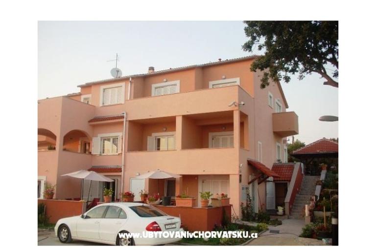 Apartmaji Ivan i Zeljka Pakostane – foto 7