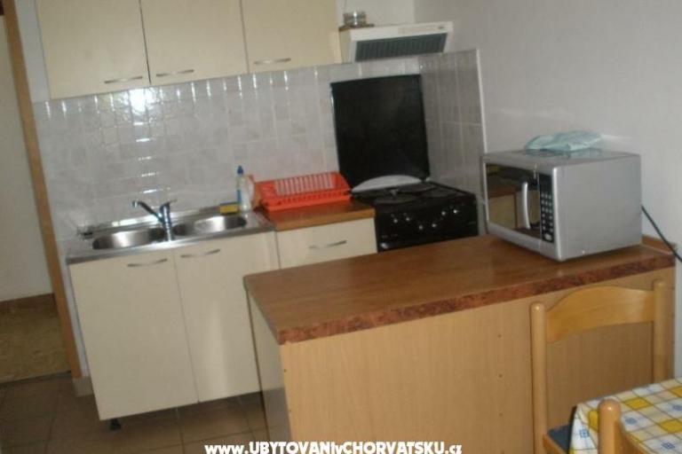 Apartmaji Nakić – foto 15