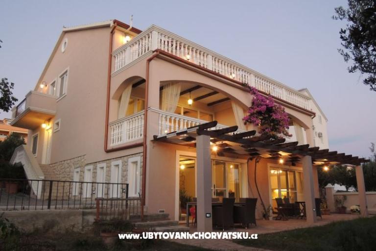 Apartmaji in Villa – foto 15