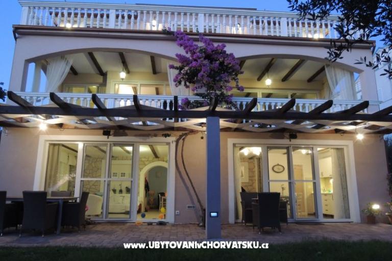 Apartmaji in Villa – foto 7