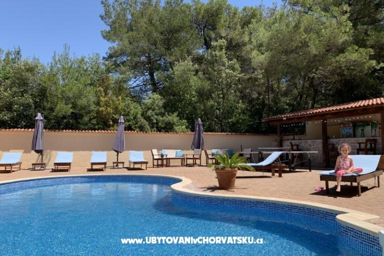 Apartmaji z bazenom Villa Julia 3  – foto 13