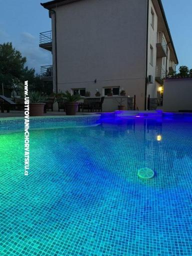 Apartmaji z bazenom Villa Julia 3  – foto 14