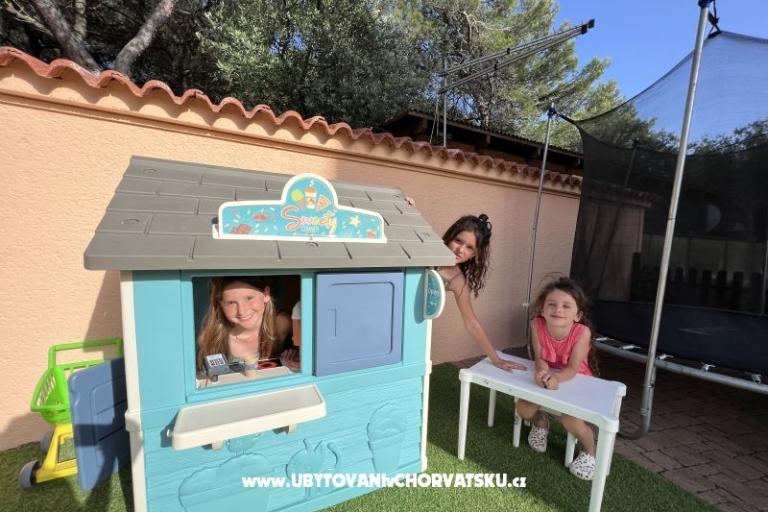 Apartmaji z bazenom Villa Julia 3  – foto 5