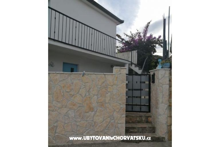 Apartmaji Marija-Tkon – foto 2