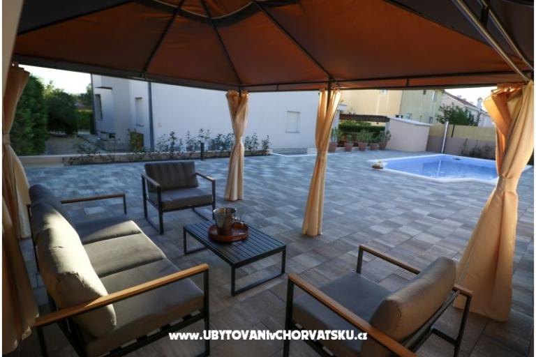  Hiša z bazenom - Villa Marijana  – foto 6