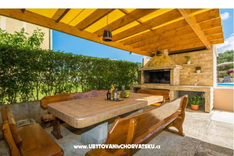  Hiša z bazenom - Villa Marijana  – foto 7