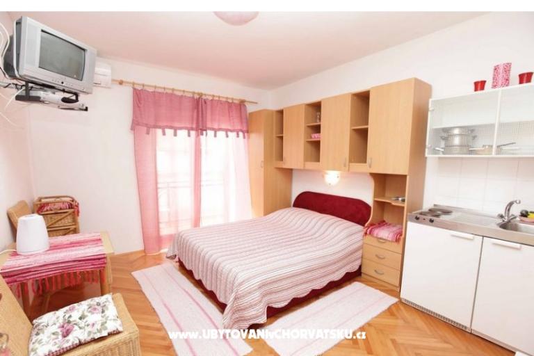 Apartmaji Holiday – foto 11