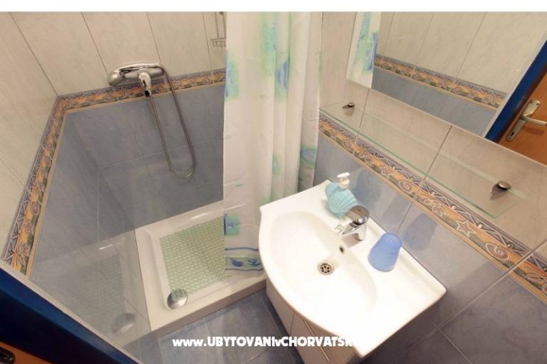 Apartmaji Holiday – foto 16
