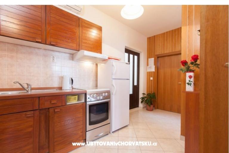 Apartmaji MARINA - Villa NEDIKA – foto 7