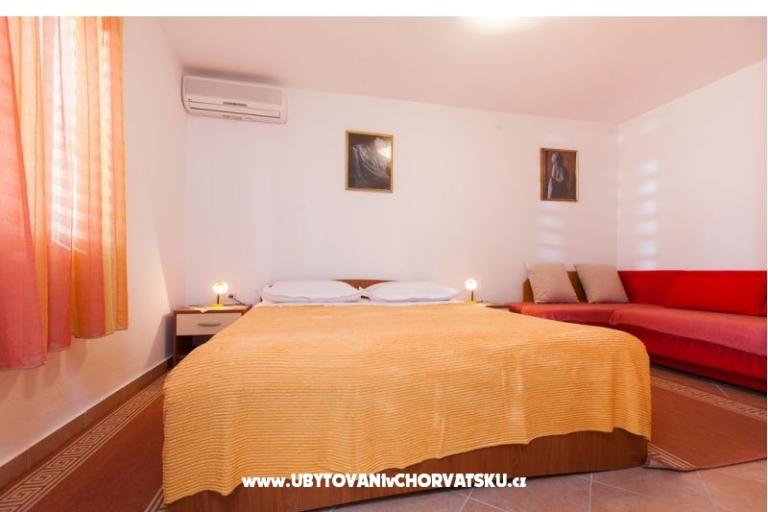 Apartmaji MARINA - Villa NEDIKA – foto 8