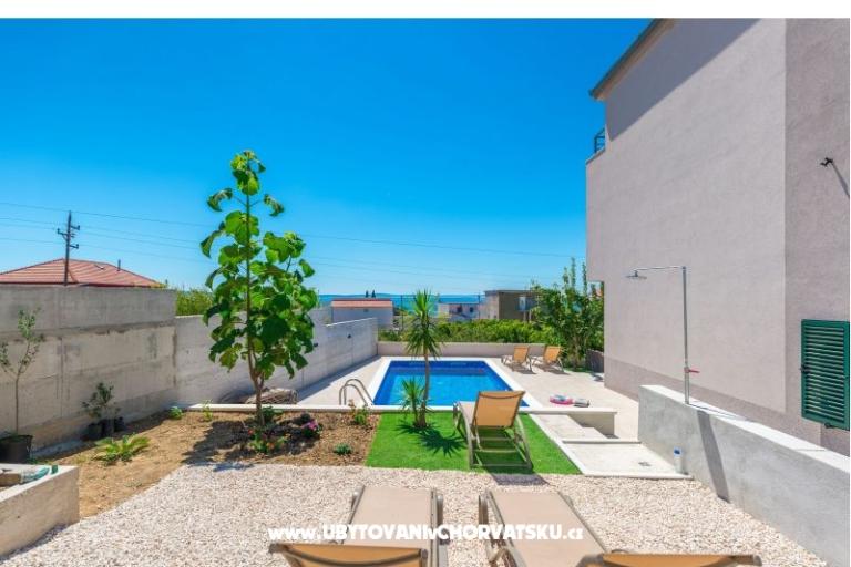 Apartmaji s bazenom Cvita/Podstrana – foto 12