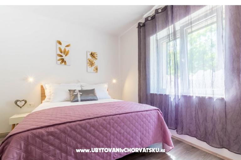 Apartmaji s bazenom Cvita/Podstrana – foto 6