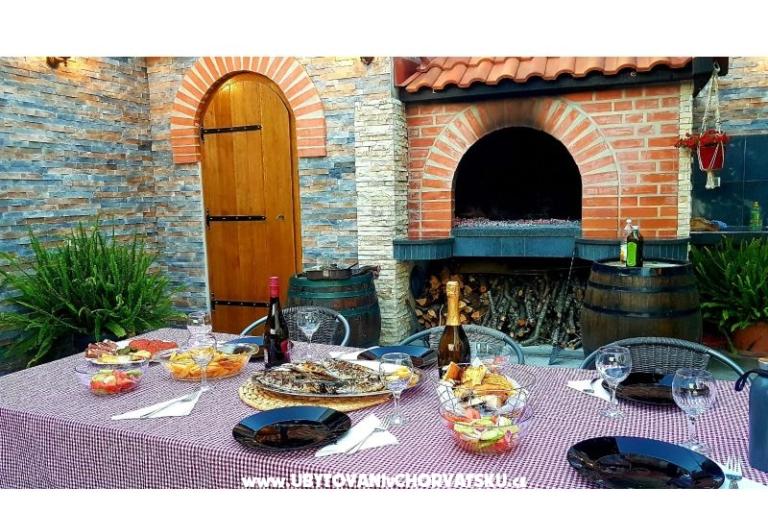 Apartmaji Dinko – foto 12