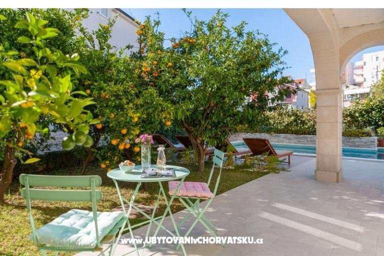 Apartmaji Lemon Garden z bazenom – foto 12