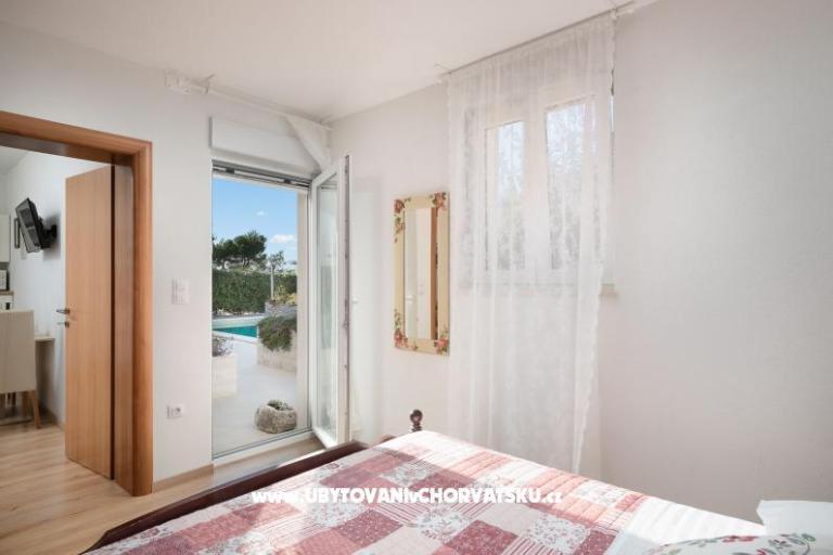 Apartmaji Lemon Garden z bazenom – foto 5