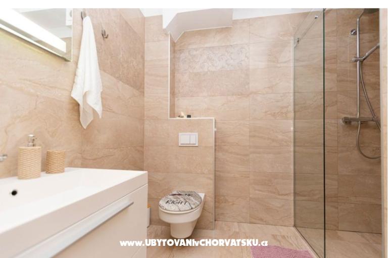 Apartma lux with garden – foto 16
