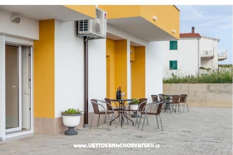 Apartmaji Knezovic – foto 10