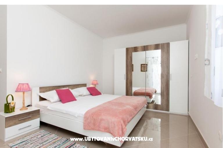 Apartmaji Knezovic – foto 6