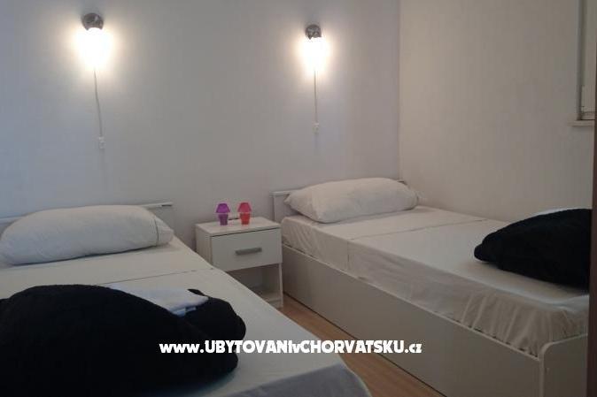 Apartmaji 7 m od mora – foto 7