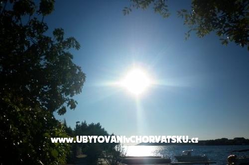 Apartmaji 10 metara od mora – foto 10
