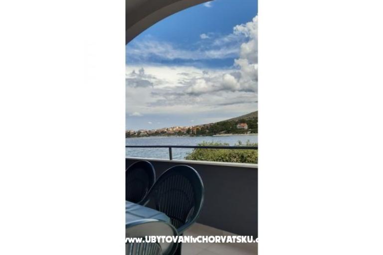 Apartmaji 10 metara od mora – foto 11