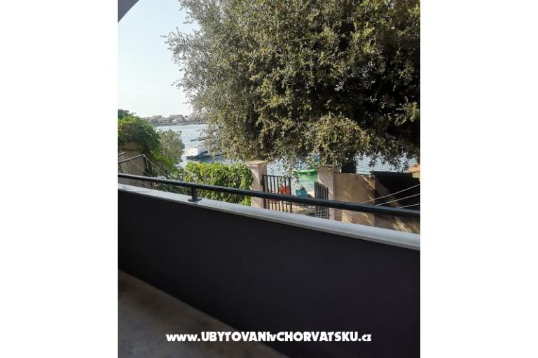 Apartmaji 10 metara od mora – foto 20