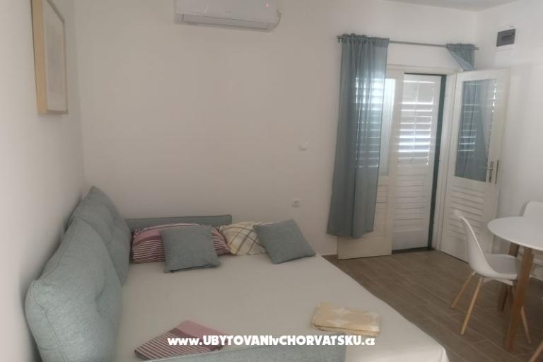 Apartmaji 10 metara od mora – foto 26