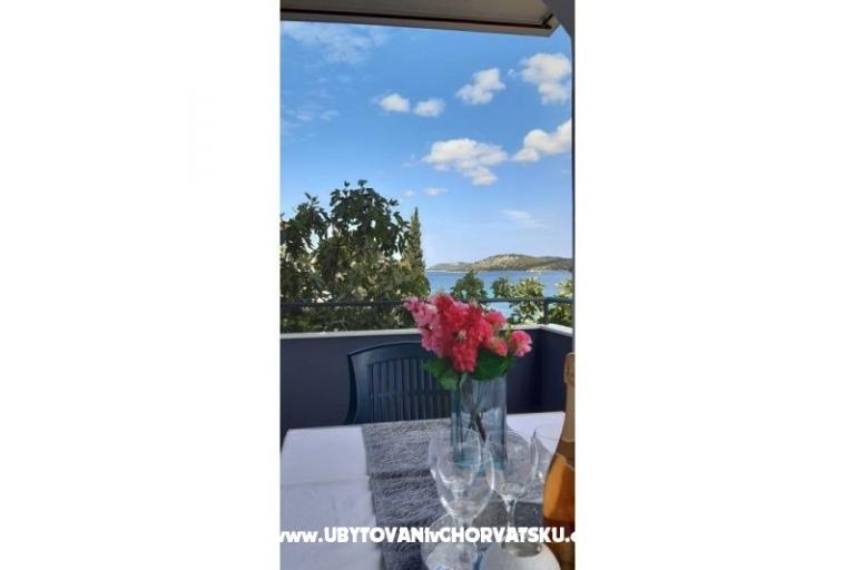 Apartmaji 10 metara od mora – foto 4