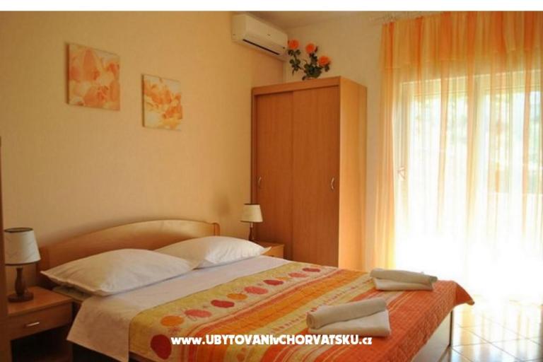 Apartmaji TONĆI I IRIS*** – foto 13