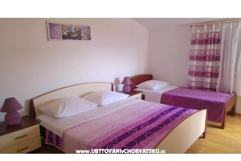 Apartmaji TONĆI I IRIS*** – foto 18