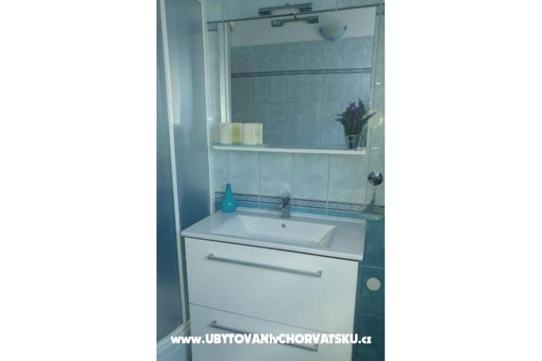 Apartmaji TONĆI I IRIS*** – foto 23