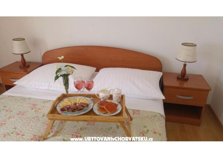 Apartmaji TONĆI I IRIS*** – foto 8