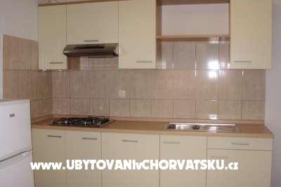 Apartmaji Angelo z bazenom – foto 11
