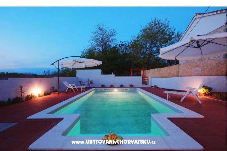 Apartmaji Angelo z bazenom – foto 14