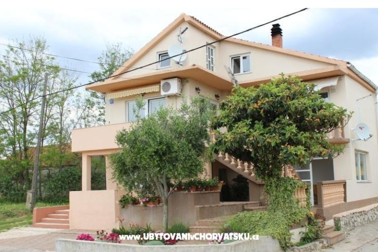Apartmaji Angelo z bazenom – foto 2