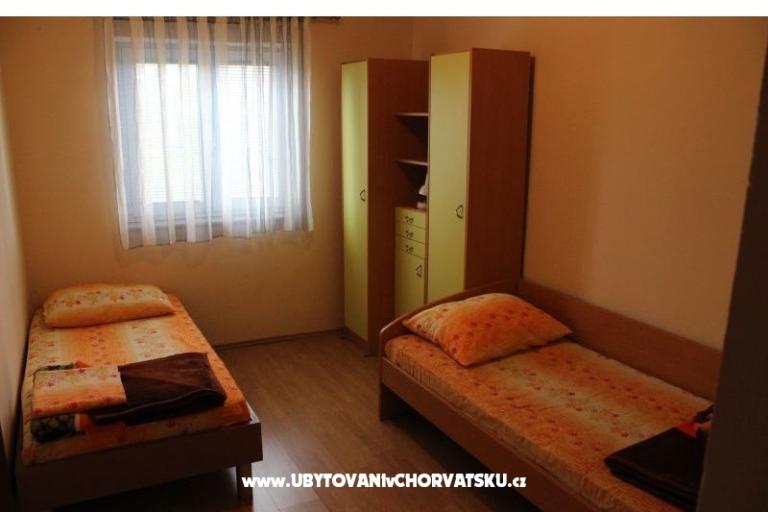Apartmaji Angelo z bazenom – foto 9