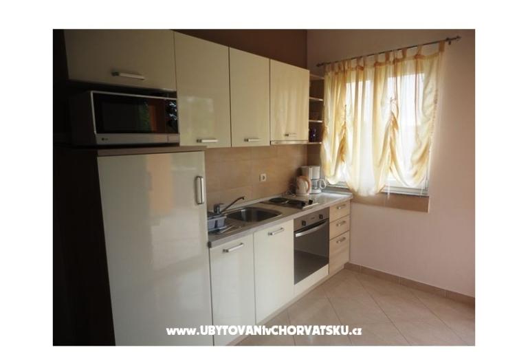 Apartmaji Dora – foto 12