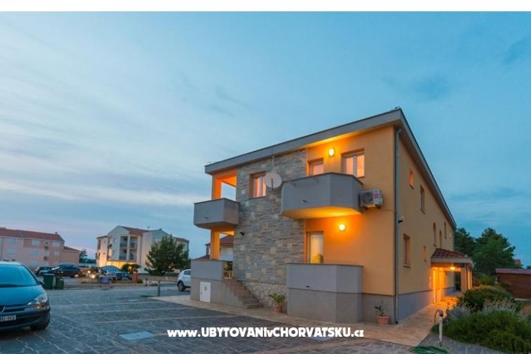 Apartmaji Dora – foto 18