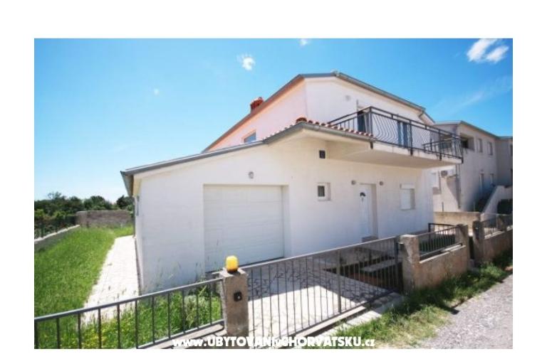 Family house z bazenom – foto 17