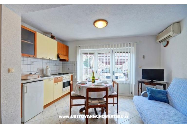 Apartmaji Alexandra – foto 17