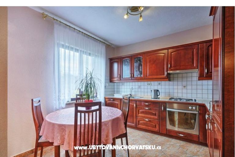 Apartmaji Alexandra – foto 6
