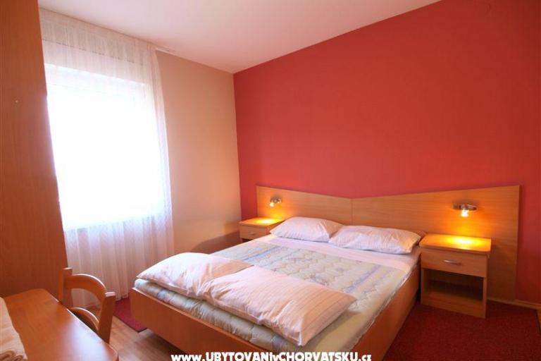 Apartmaji z bazenom Jadranka – foto 5