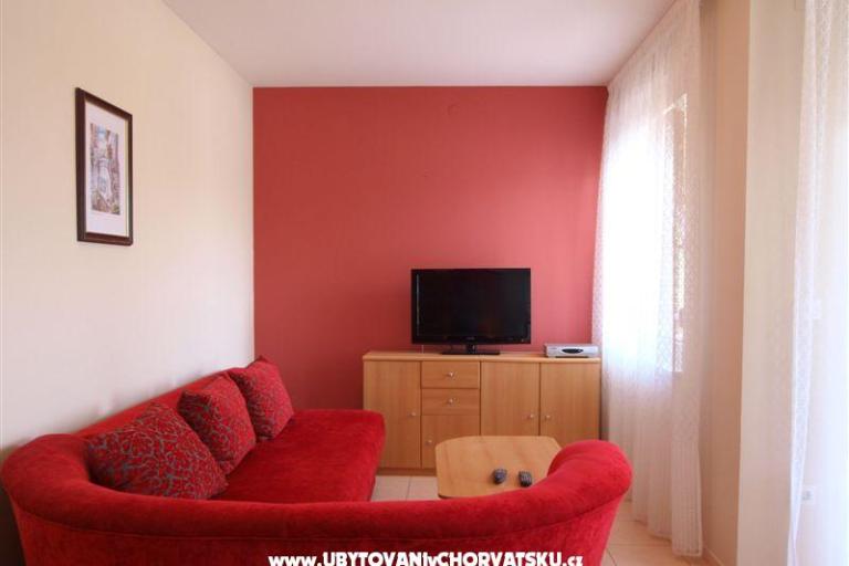 Apartmaji z bazenom Jadranka – foto 7