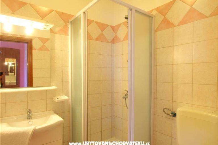 Apartmaji z bazenom Jadranka – foto 8